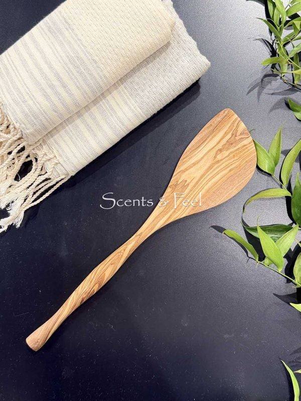 Olive Wood Spatula Round Handle 12″