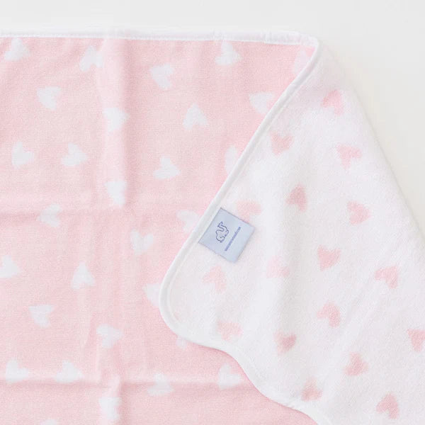 Patterned Scallop Bath Towel-Tossed Pink Hearts