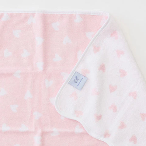 Patterned Scallop Bath Towel-Tossed Pink Hearts