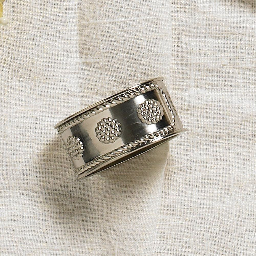 Berry & Thread Metal Napkin Ring