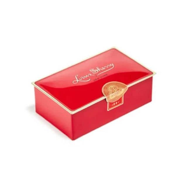 A delightful Jewel Box is a miniature take on iconic Louis Sherry Tins. Available in a rainbow of pastels, this perfect gift has two of chocolate delights. Great for dinner party place settings, guest rooms, favors.